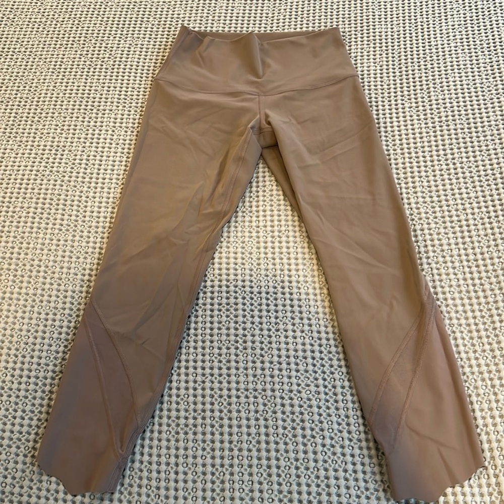 Lululemon mid rise yoga leggings 23”mauve/brown color. Lightly worn
